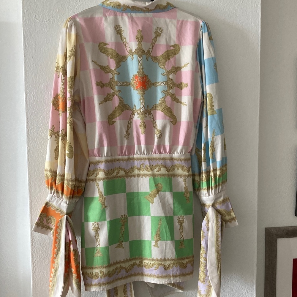 Colorful Patterned Button-Up Shirt - Picture 4 of 6